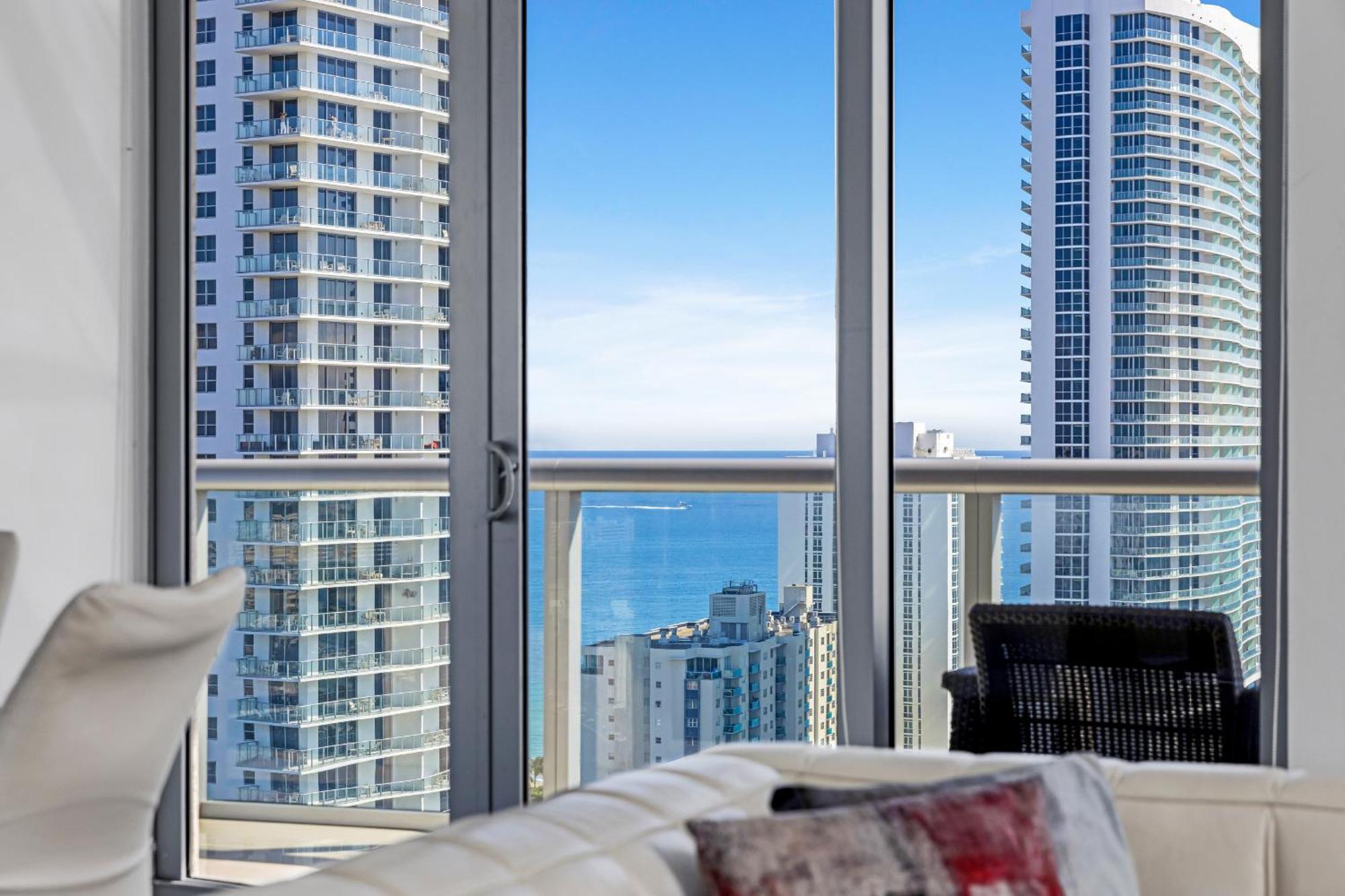 Resort-Style Living With Direct Ocean Views - 3Br Beauty Халландейл-Бич Экстерьер фото